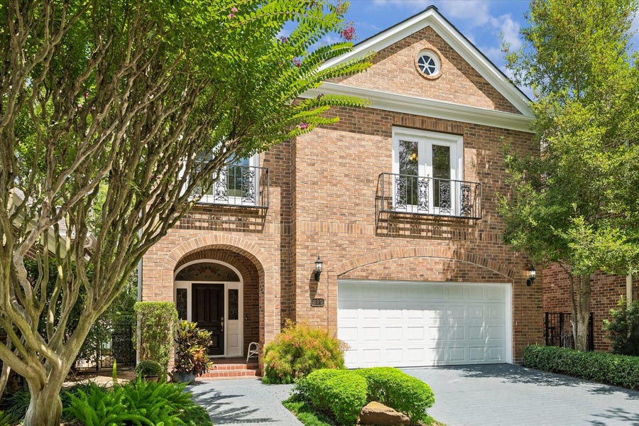 Property photo for 231 Sugarberry Circle, Houston, TX