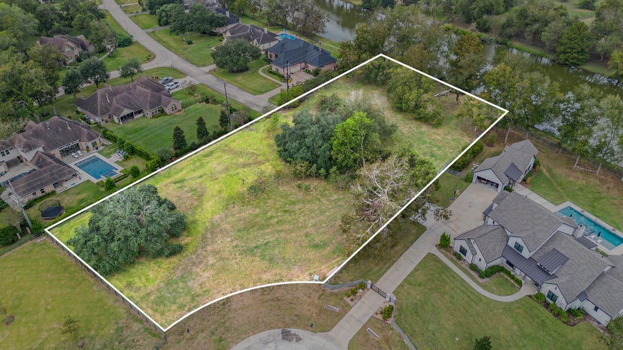 Property photo for 30703 Riverlake Road, Fulshear, TX