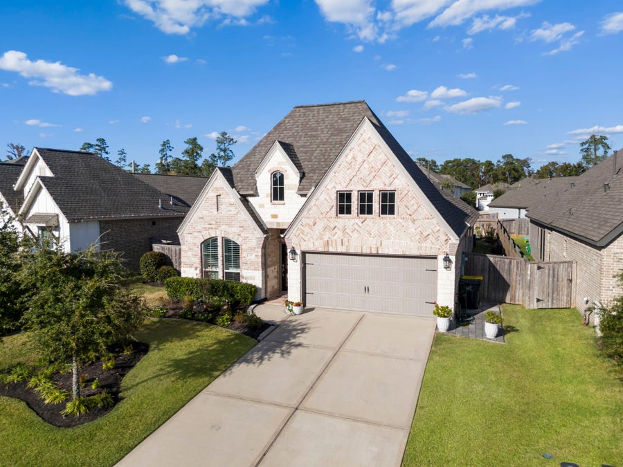Property photo for 545 Cedar Harbor Court, Conroe, TX