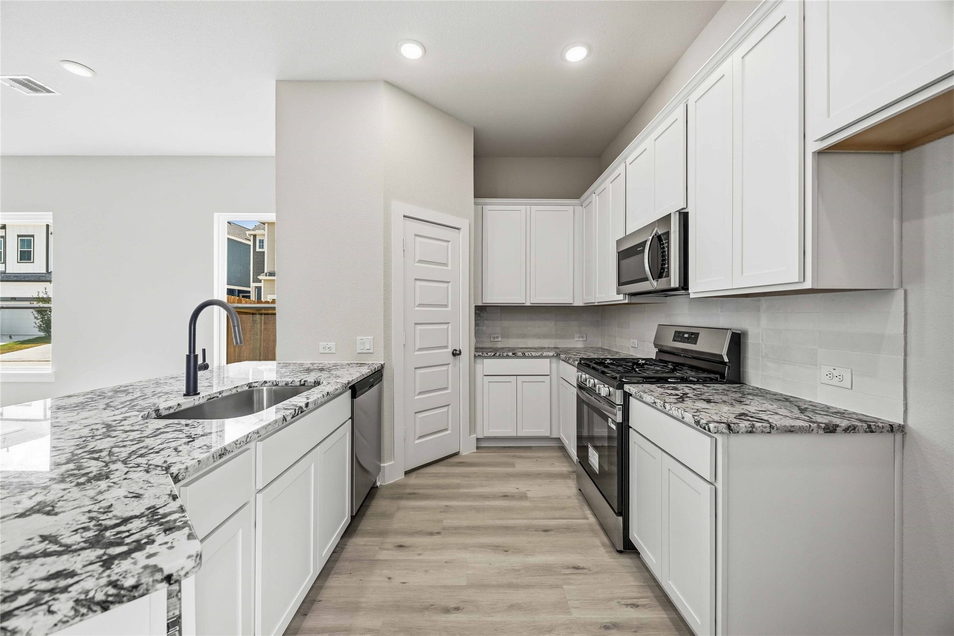 13218 Opera Drive, Houston, TX 77047 13218 Opera Drive, Houston, TX 77047