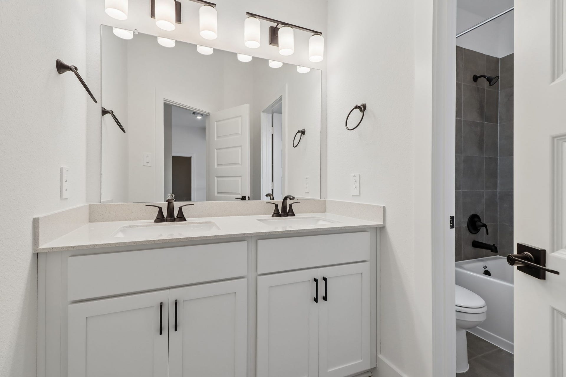 2822 Duchess Drive, Rosenberg, TX 77471 2822 Duchess Drive, Rosenberg, TX 77471