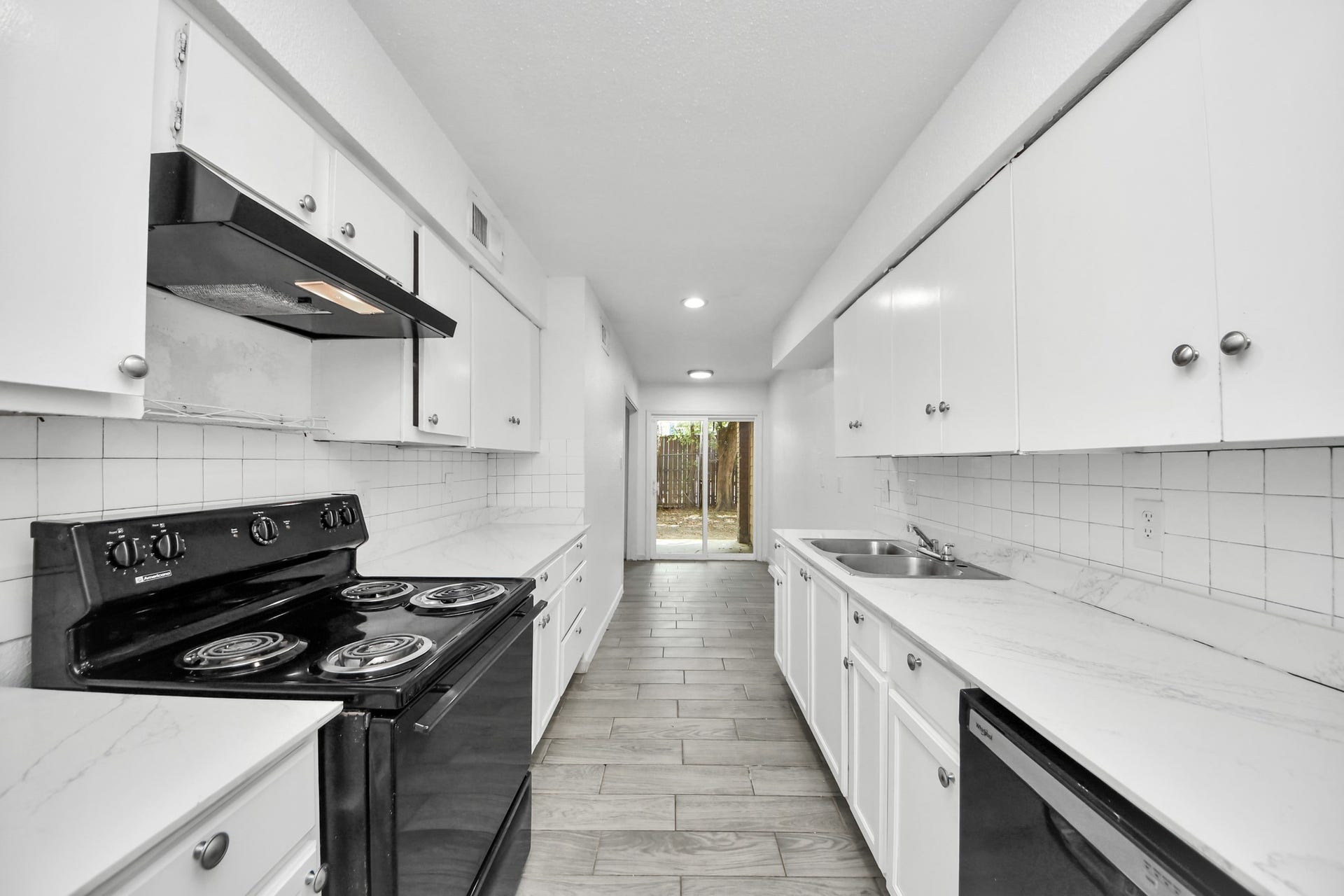 6200 W Tidwell Road, #703, Houston, TX 77092 Kitchen