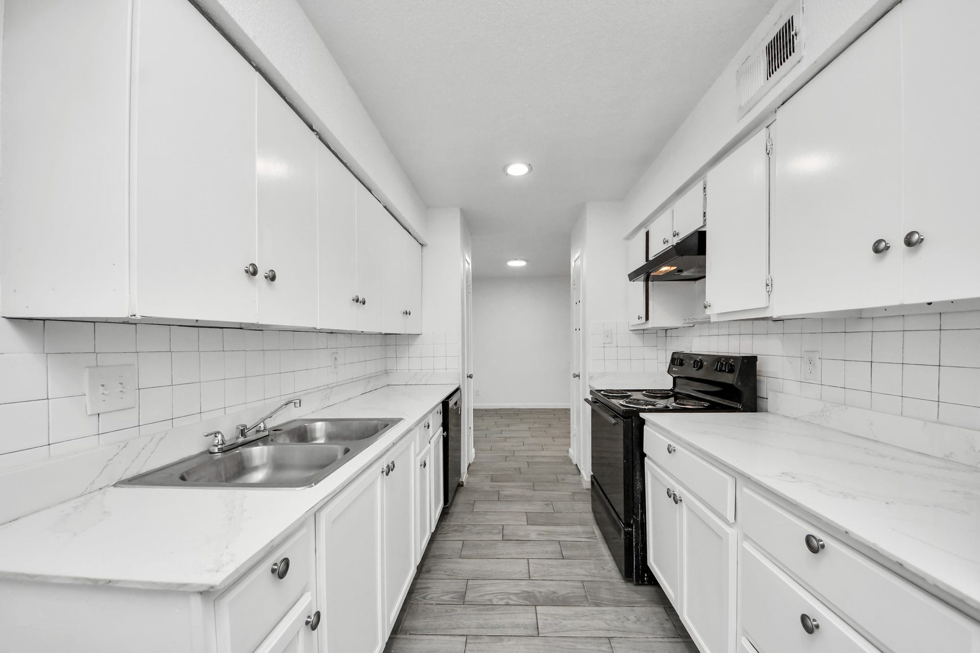 6200 W Tidwell Road, #703, Houston, TX 77092 Kitchen