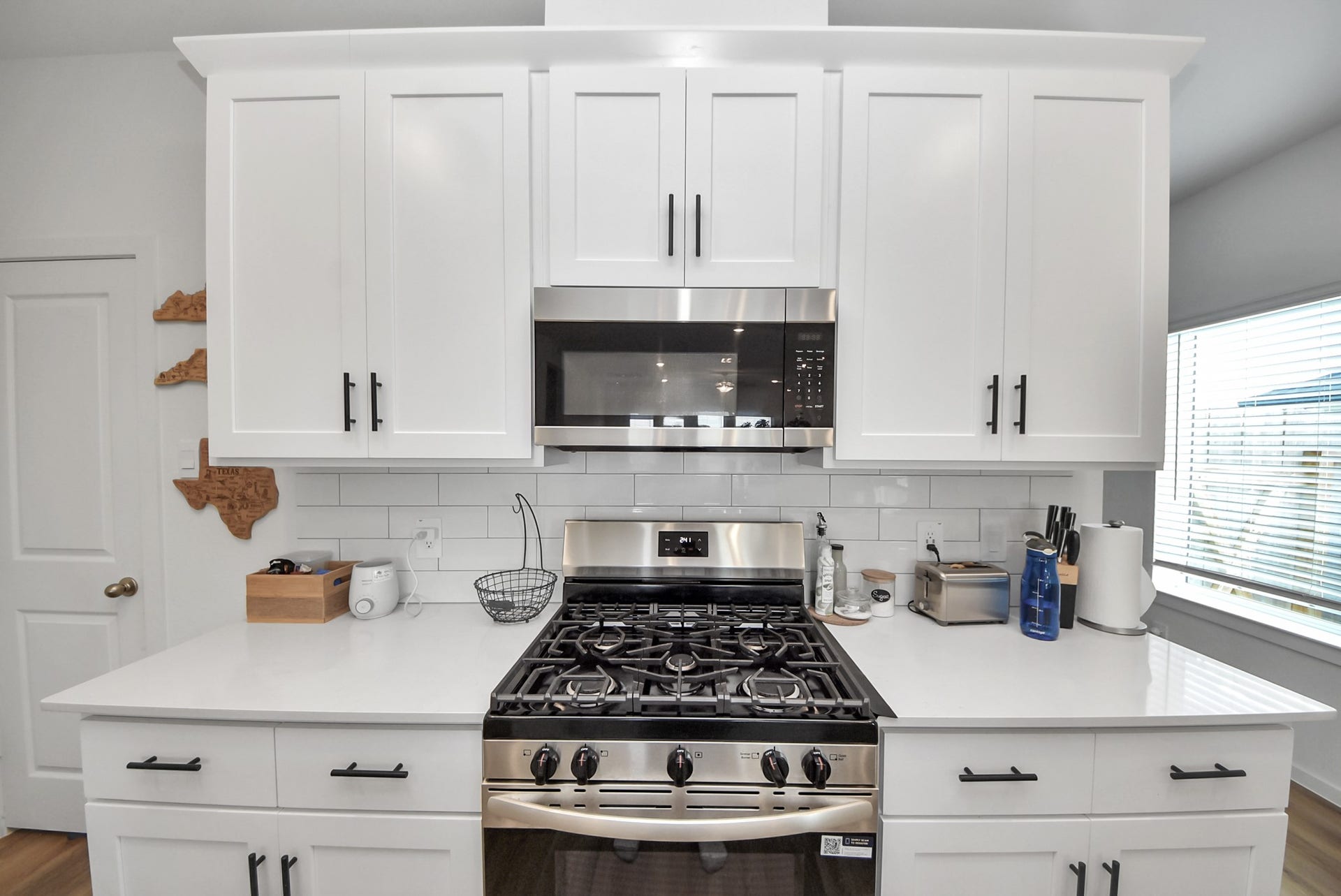 9122 Sunset Marina Way, Iowa Colony, TX 77583 9122 Sunset Marina Way, Iowa Colony, TX 77583