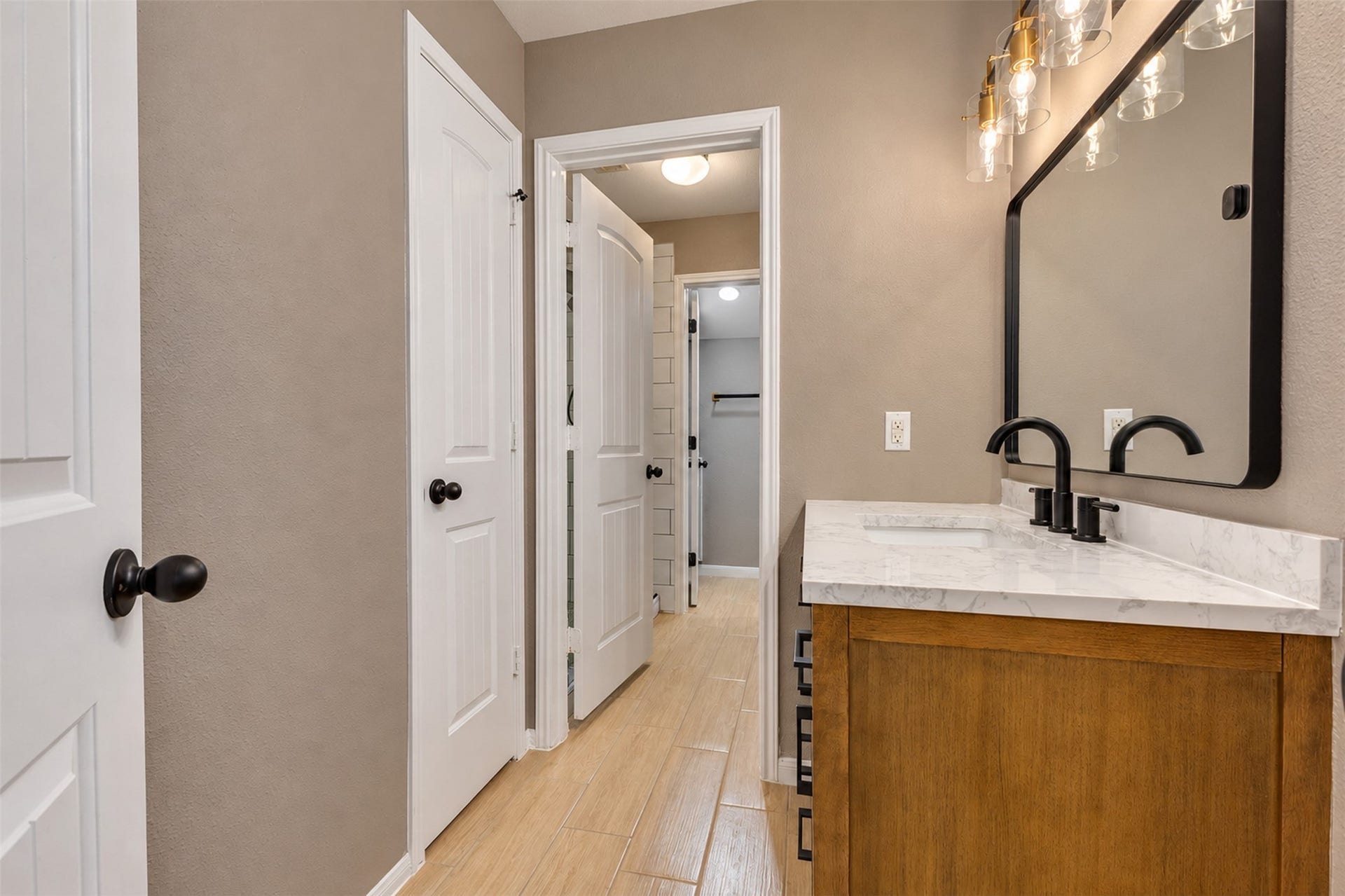 12615 Alsea Bay Court, Humble, TX 77346 Jack & Jill Vanity