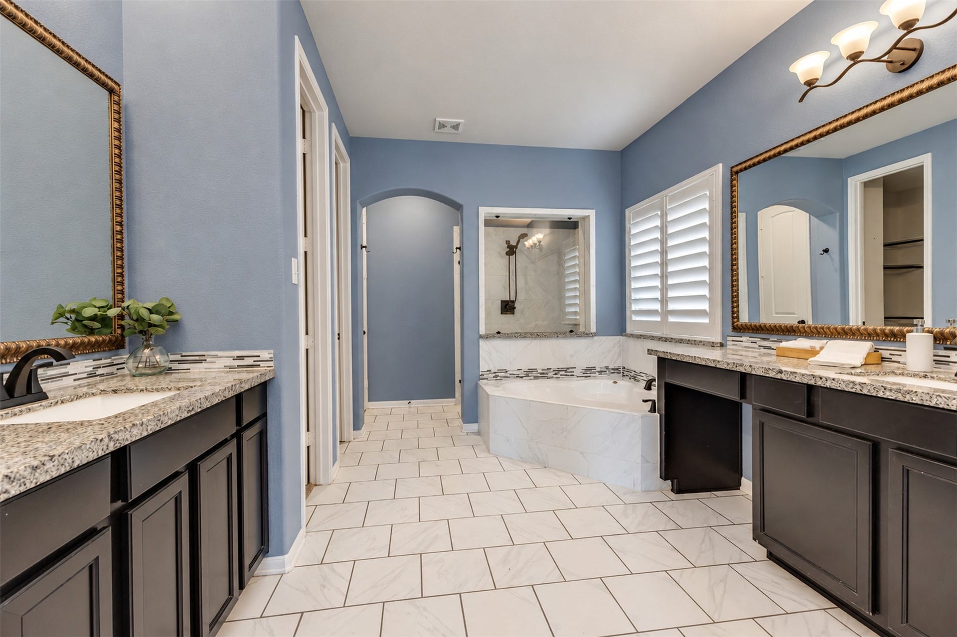 12615 Alsea Bay Court, Humble, TX 77346 Primary Bathroom