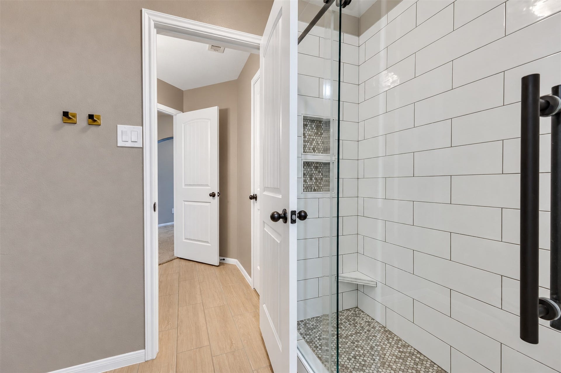 12615 Alsea Bay Court, Humble, TX 77346 Jack & Jill Shower