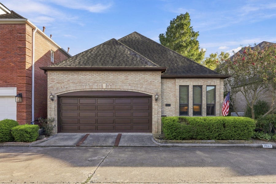 Property photo for 9507 Bayou Brook Street, Houston, TX