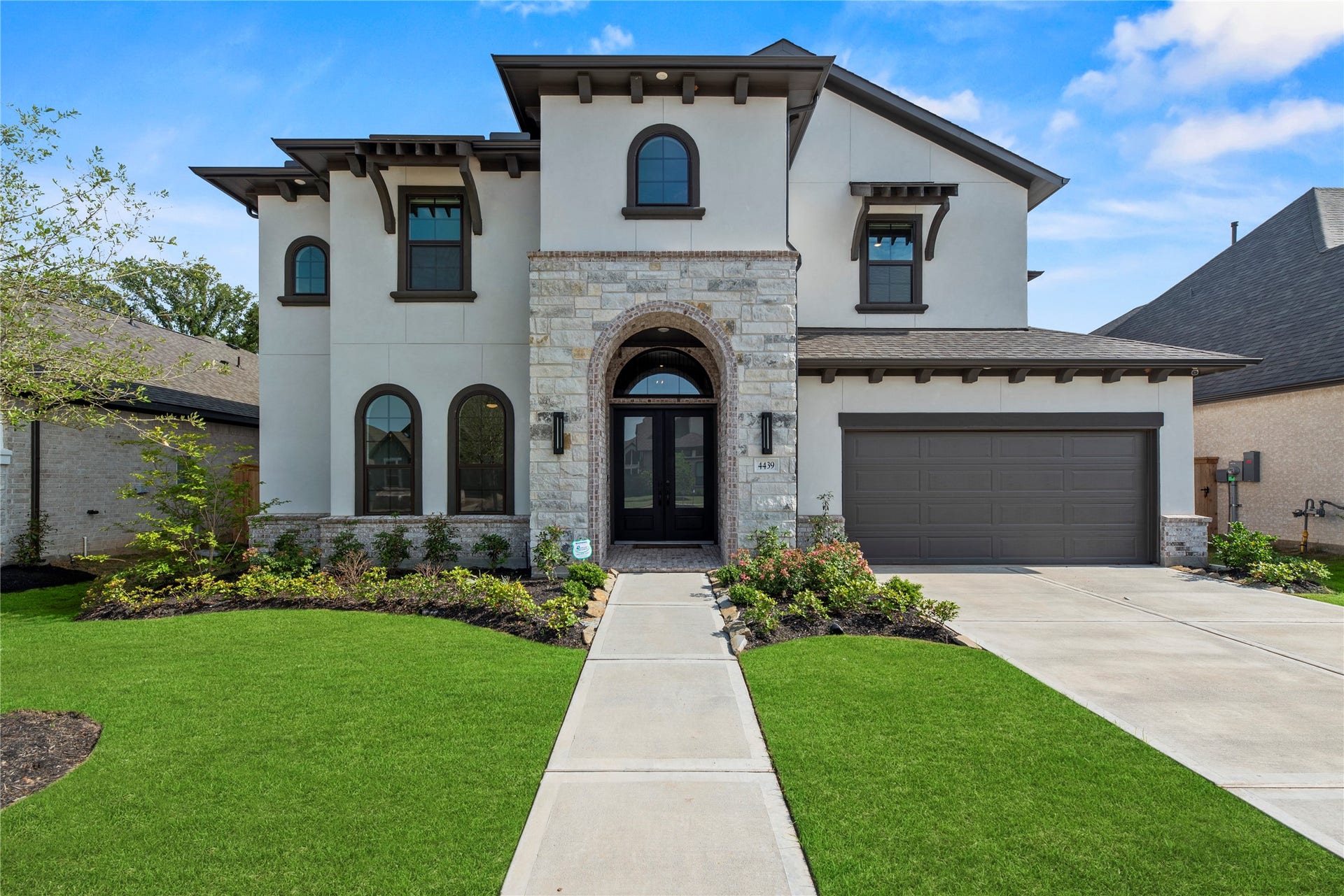 4439 Southpoint Way, Fulshear, TX 77441 Welcome to 4439 Southpoint Way.