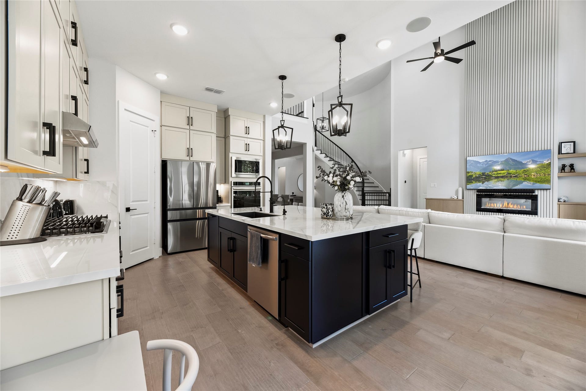 4439 Southpoint Way, Fulshear, TX 77441 Imagine entertaining your family and friends around this kitchen island.