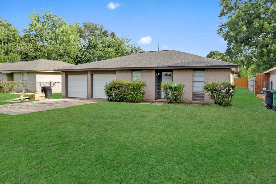 Property photo for 8010 Botany Lane, Houston, TX