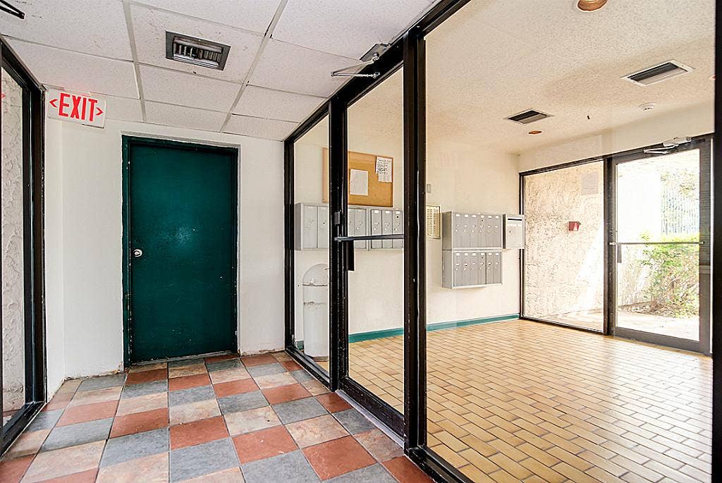 2818 S Bartell Drive, #312, Houston, TX 77054 Secured Entry