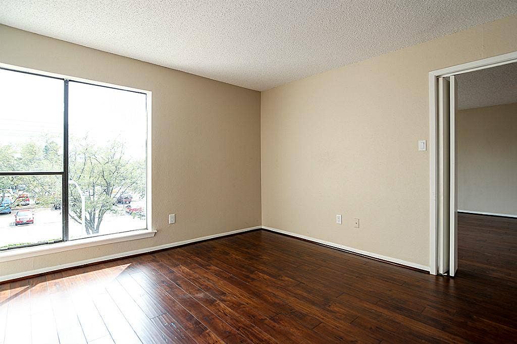 2818 S Bartell Drive, #312, Houston, TX 77054 Large Bedroom