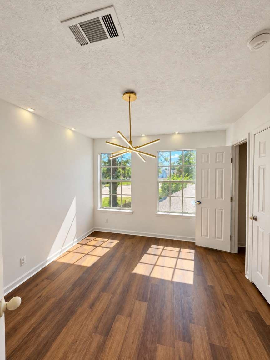 5118 Burt Street, Houston, TX 77018 5118 Burt Street, Houston, TX 77018
