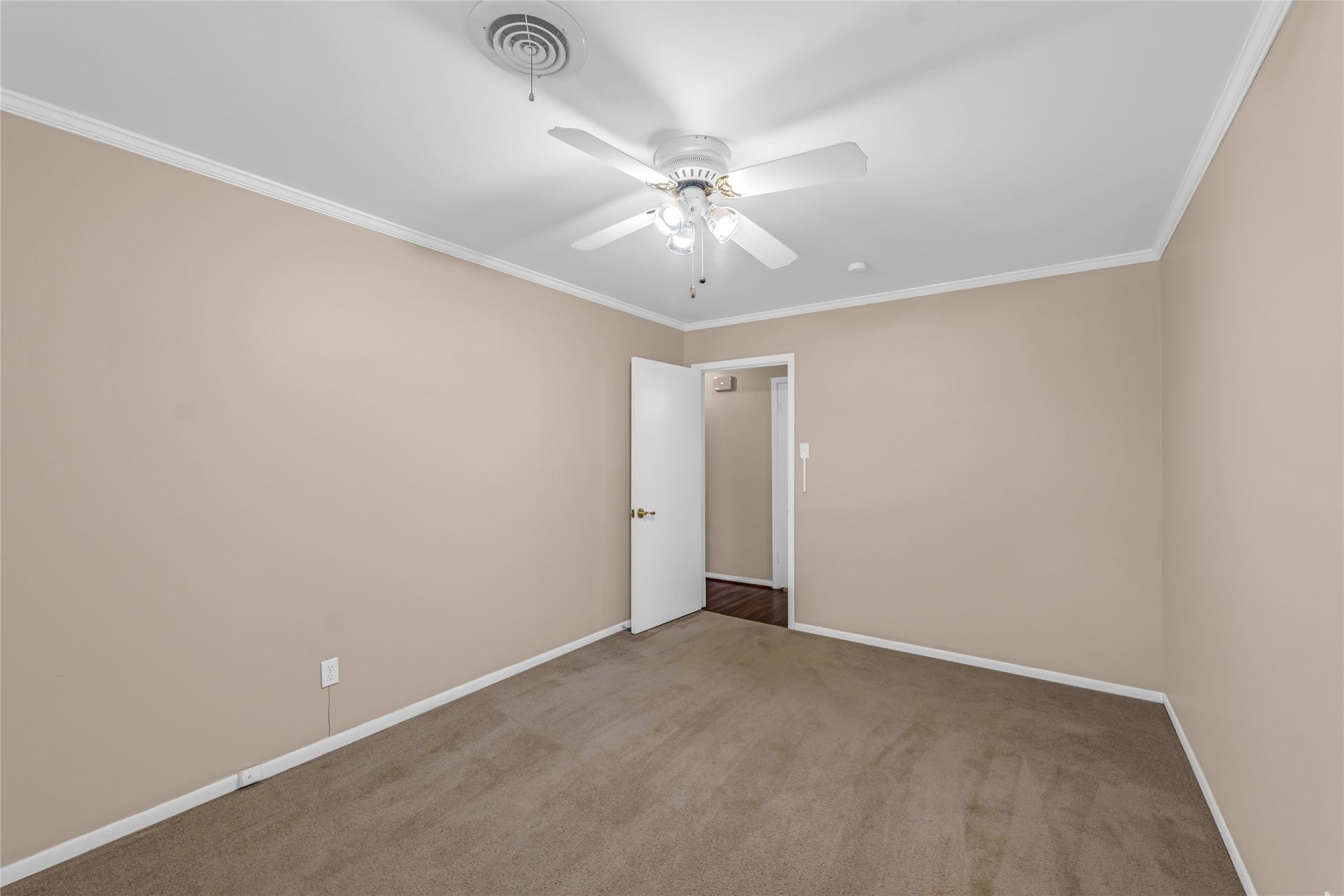 2015 West Street, Rosenberg, TX 77471 Another image of Third Bedroom