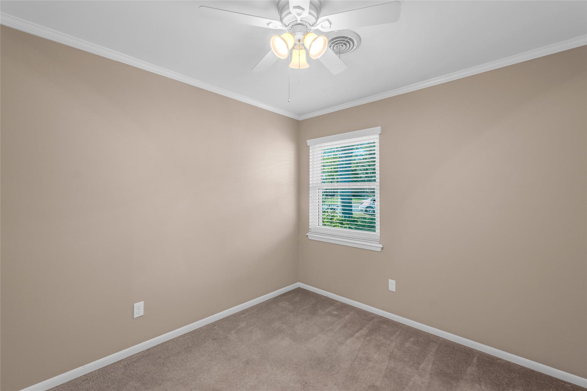 2015 West Street, Rosenberg, TX 77471 Second Bedroom
