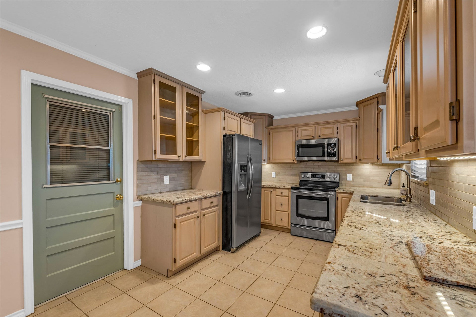 2015 West Street, Rosenberg, TX 77471 2015 West Street, Rosenberg, TX 77471