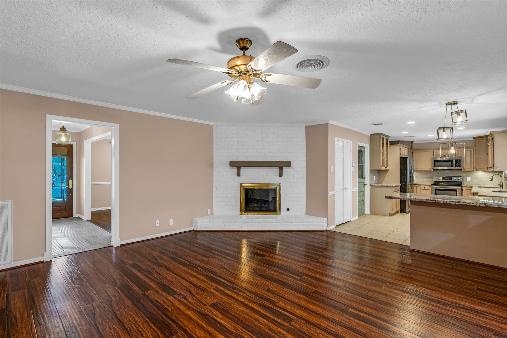 2015 West Street, Rosenberg, TX 77471 2015 West Street, Rosenberg, TX 77471