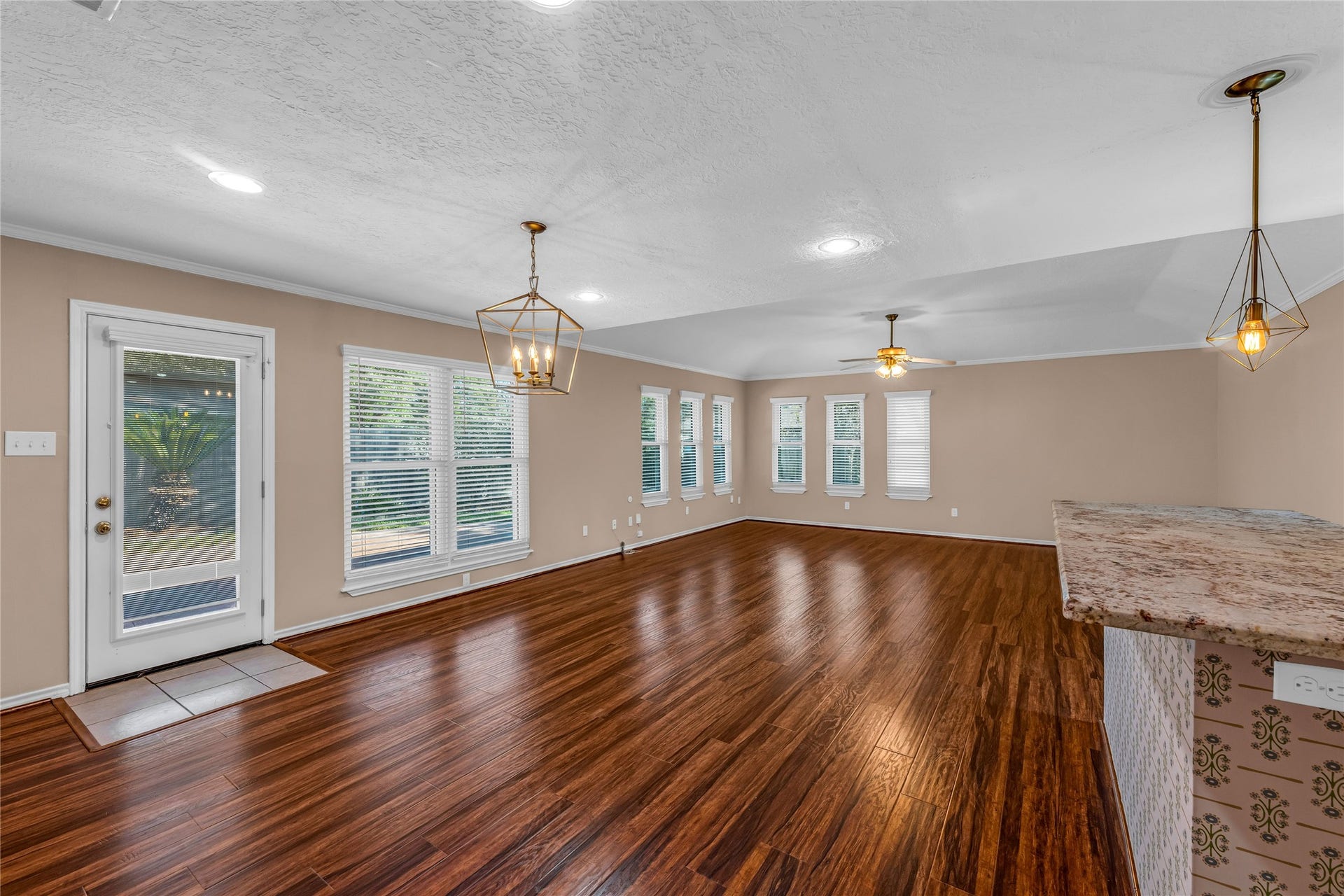 2015 West Street, Rosenberg, TX 77471 2015 West Street, Rosenberg, TX 77471