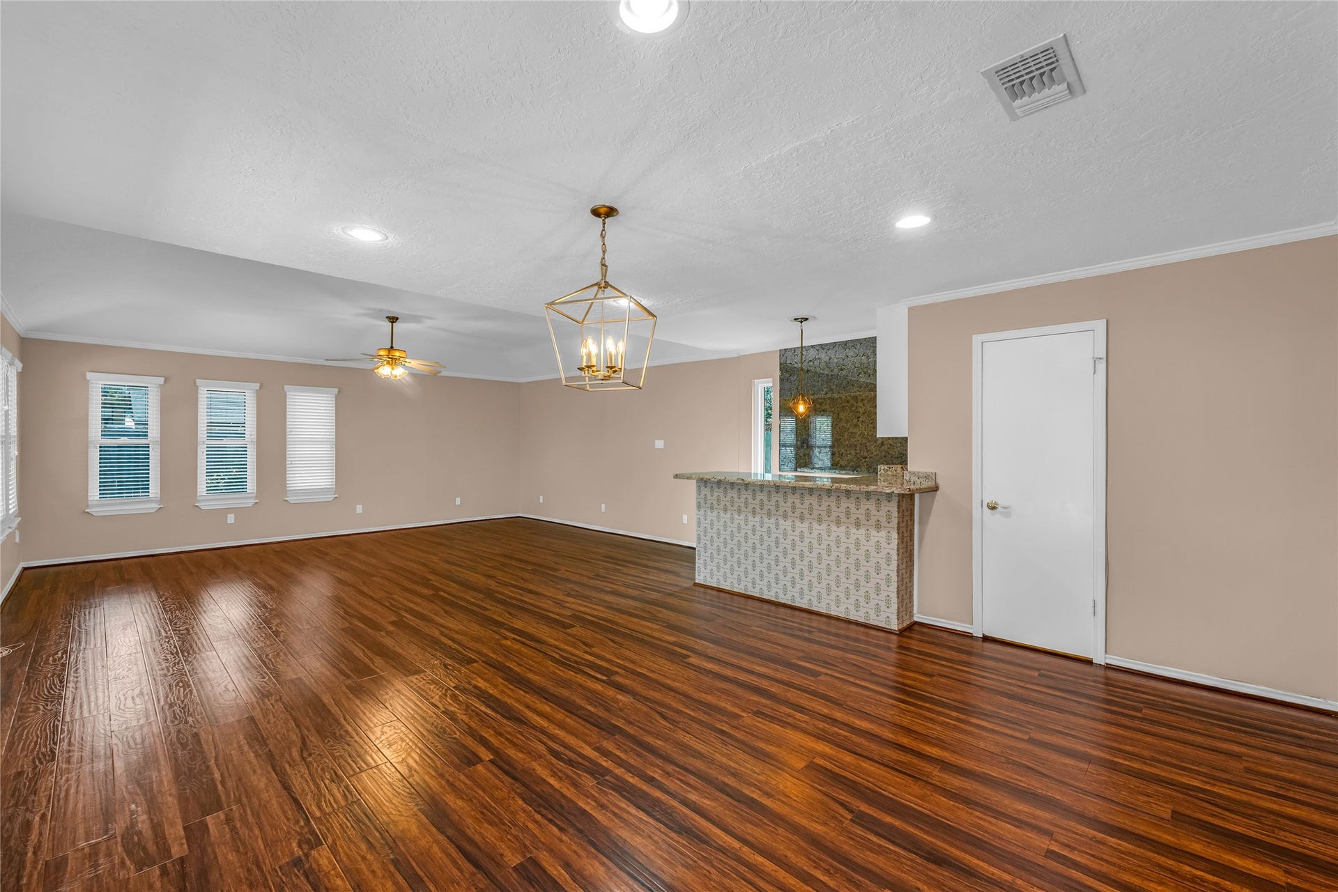 2015 West Street, Rosenberg, TX 77471 2015 West Street, Rosenberg, TX 77471