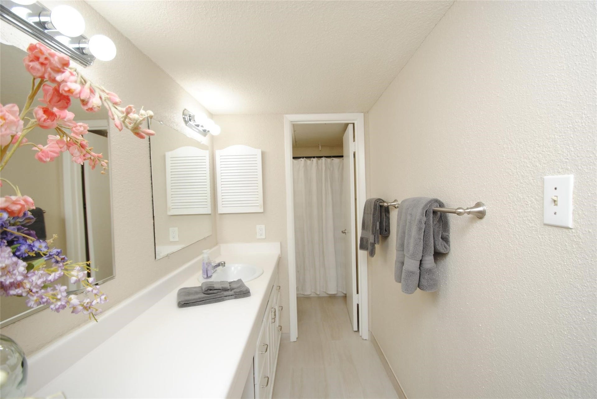 781 Country Place Drive, #2084, Houston, TX 77079 781 Country Place Drive, #2084, Houston, TX 77079