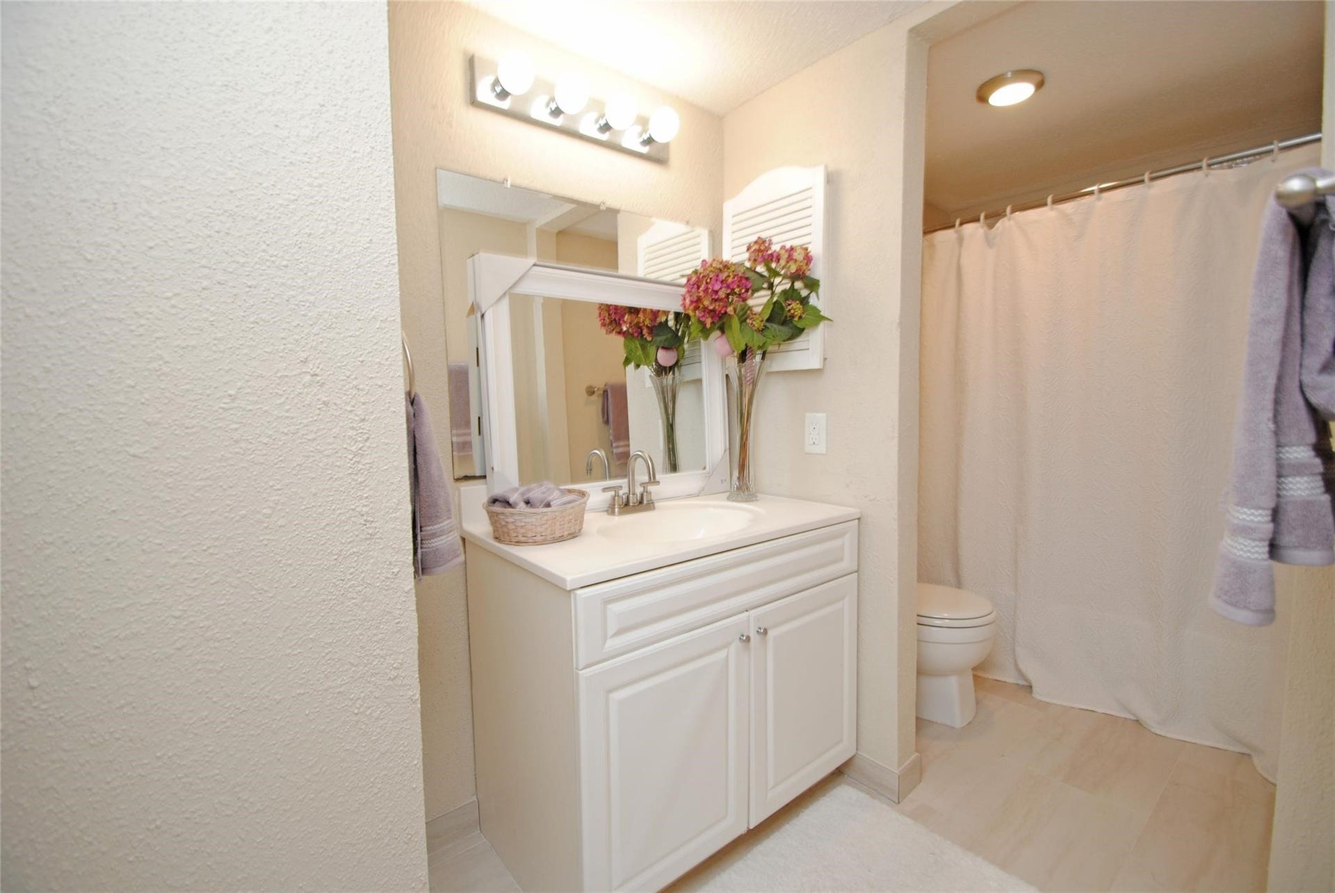 781 Country Place Drive, #2084, Houston, TX 77079 781 Country Place Drive, #2084, Houston, TX 77079