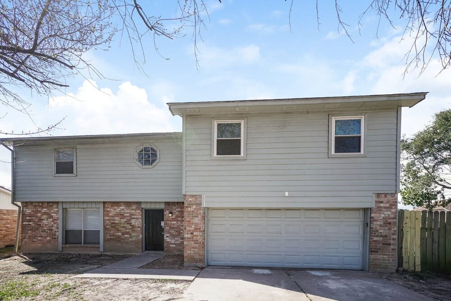 Property photo for 10919 Skybird Drive, Houston, TX