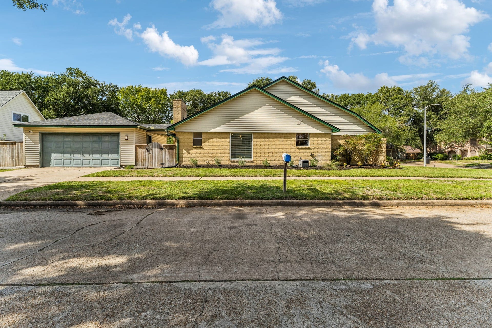 7803 Blackjack Court, Houston, TX 77088 Detached garage.