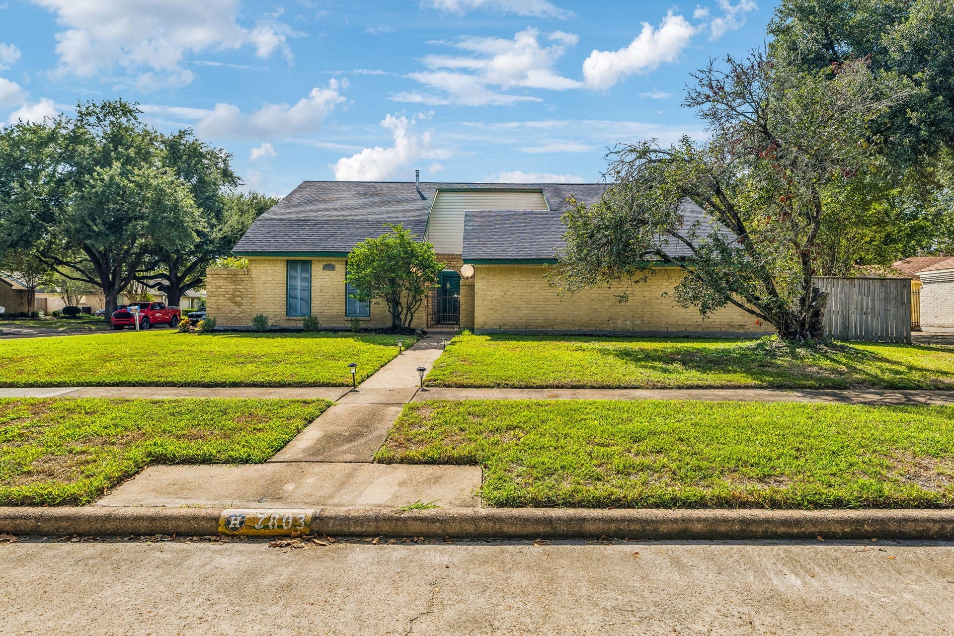 7803 Blackjack Court, Houston, TX 77088 Welcome to 7803 Blackjack!