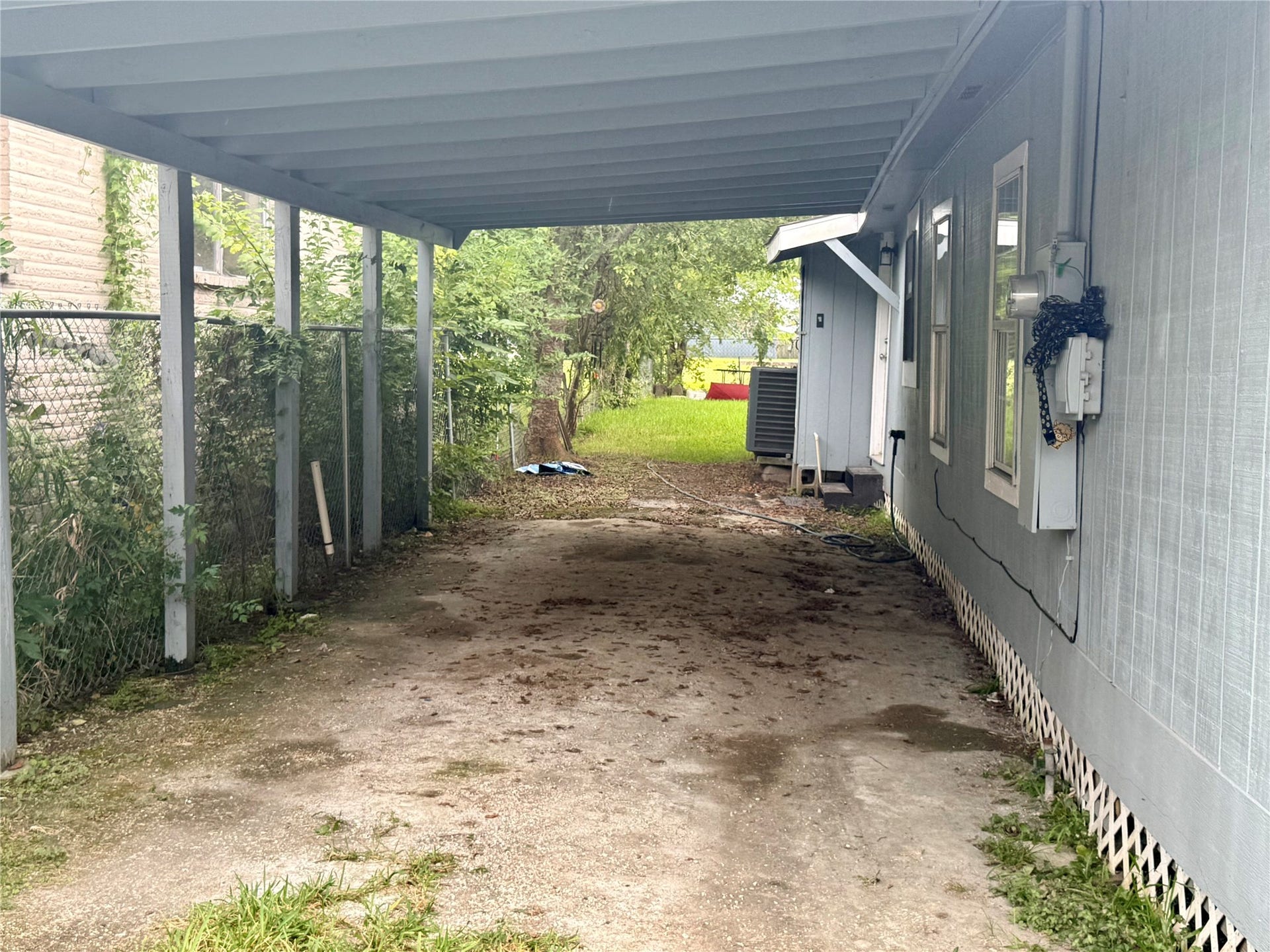 6905 Speaker Street, Hitchcock, TX 77563 Carport parking