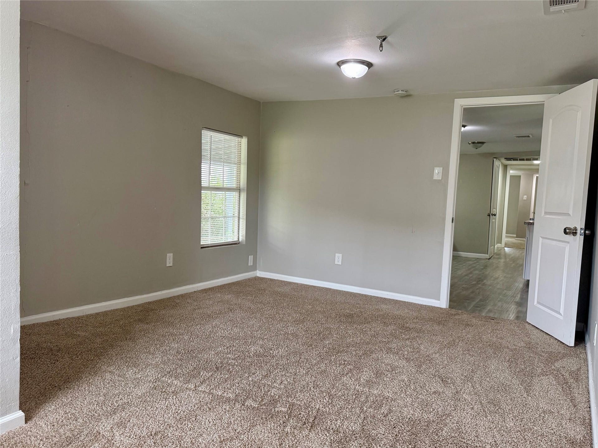6905 Speaker Street, Hitchcock, TX 77563 6905 Speaker Street, Hitchcock, TX 77563