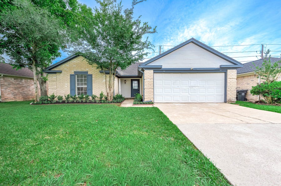 Property photo for 3411 E Heatherock Circle, Sugar Land, TX