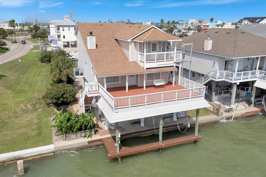 Property photo for 445 Hana Drive, Tiki Island, TX