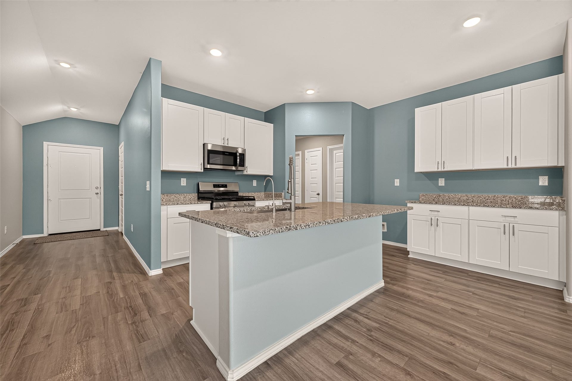 25471 Blue Mistflower Drive, Montgomery, TX 77316 Great Kitchen with large island and counter seating