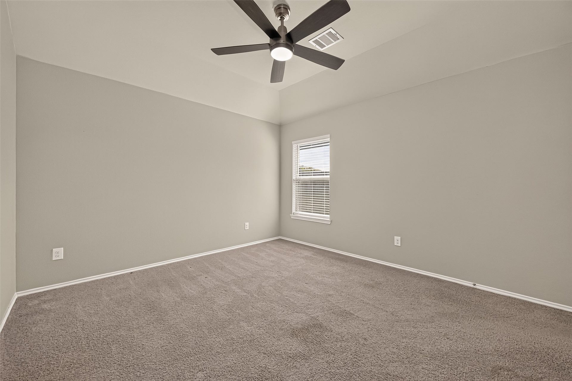 25471 Blue Mistflower Drive, Montgomery, TX 77316 Primary Bedroom
