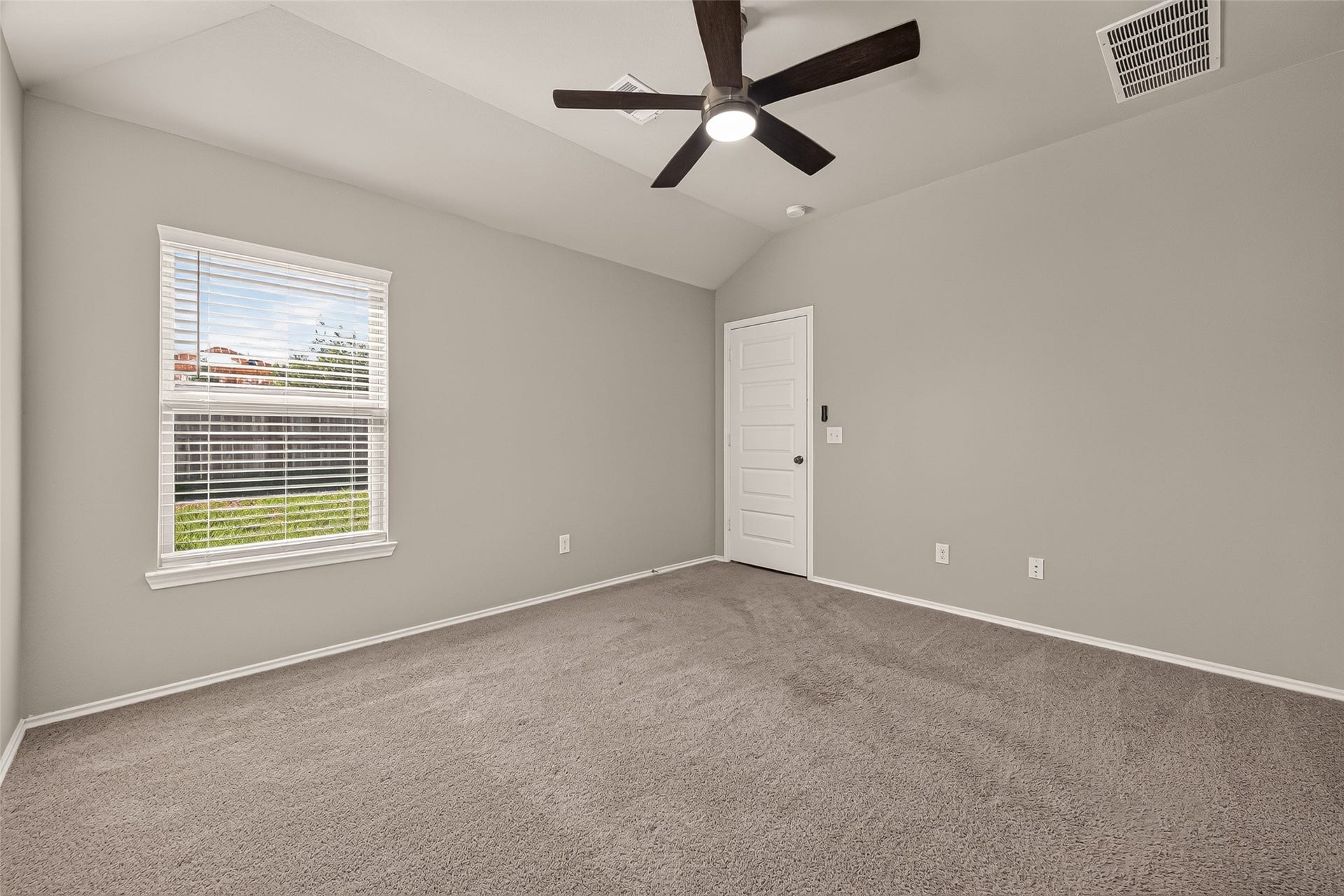 25471 Blue Mistflower Drive, Montgomery, TX 77316 Primary Bedroom