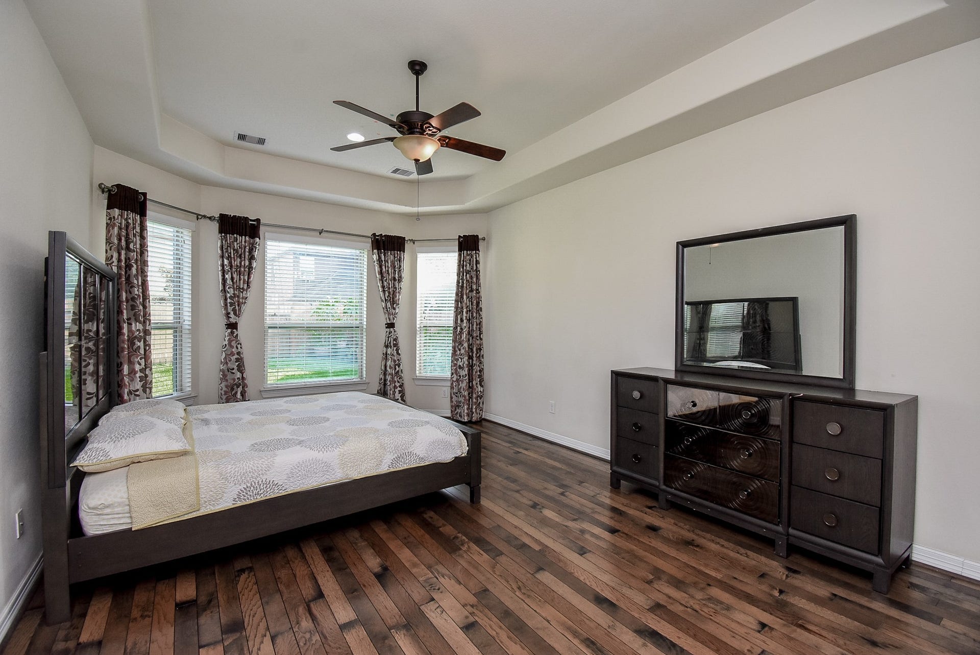 27807 Ashbrook Falls Court, Fulshear, TX 77441 Primary bedroom located on the first floor!