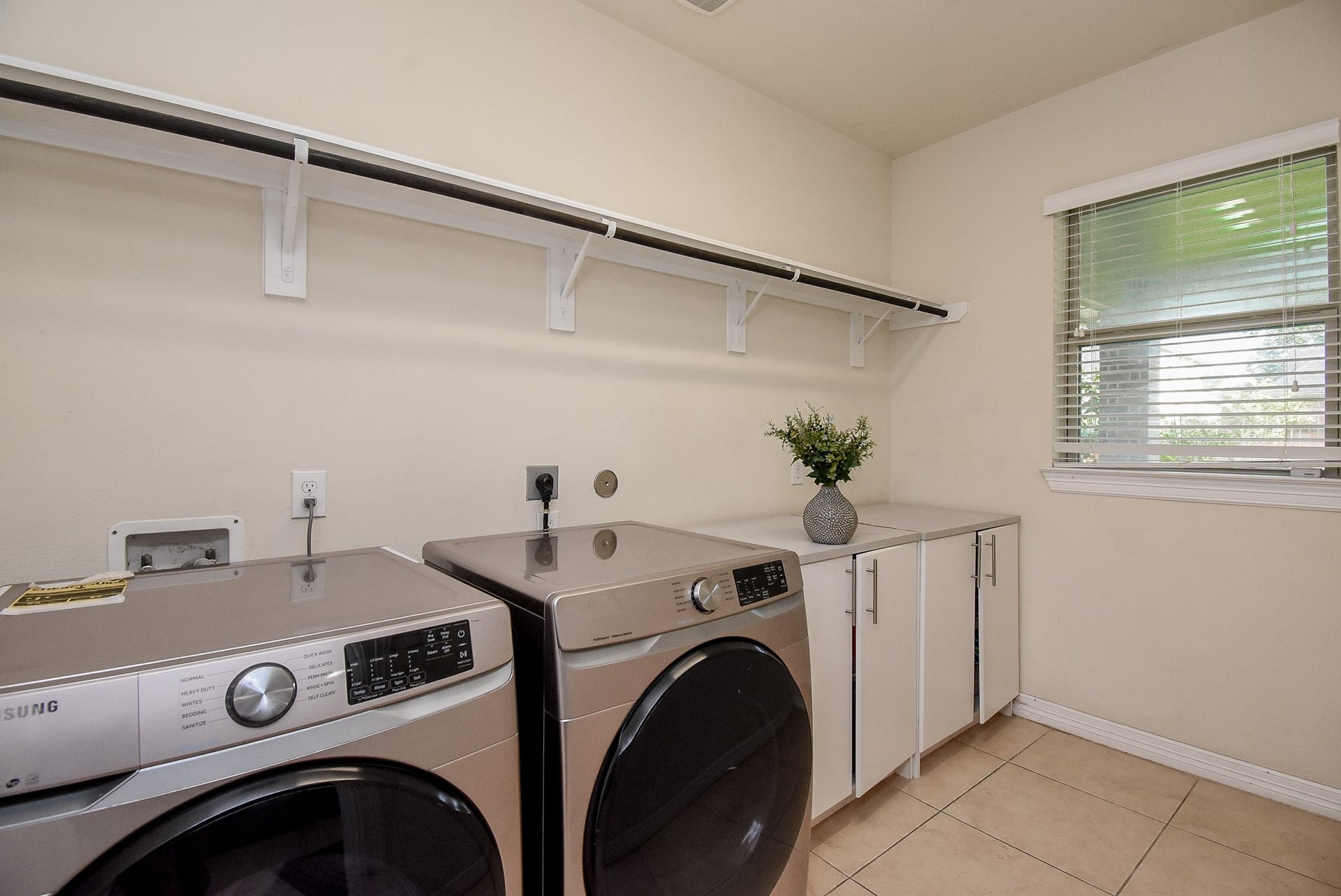 27807 Ashbrook Falls Court, Fulshear, TX 77441 Fantastic sized laundry room located in the house!