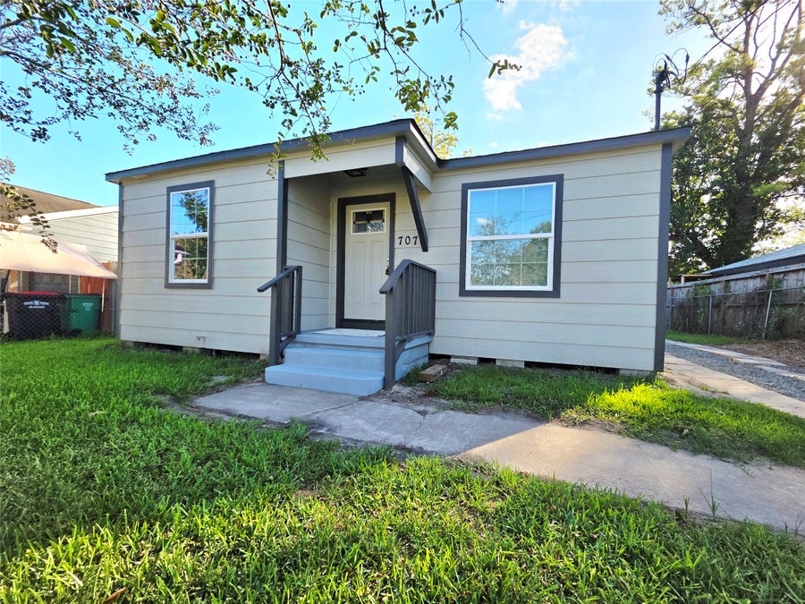 Property photo for 707 E Adoue Street, Baytown, TX