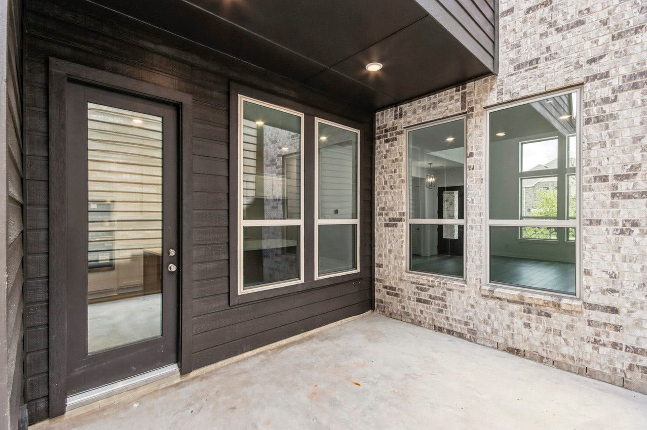 575 Cypress Valley Avenue, Montgomery, TX 77316 Private patio area