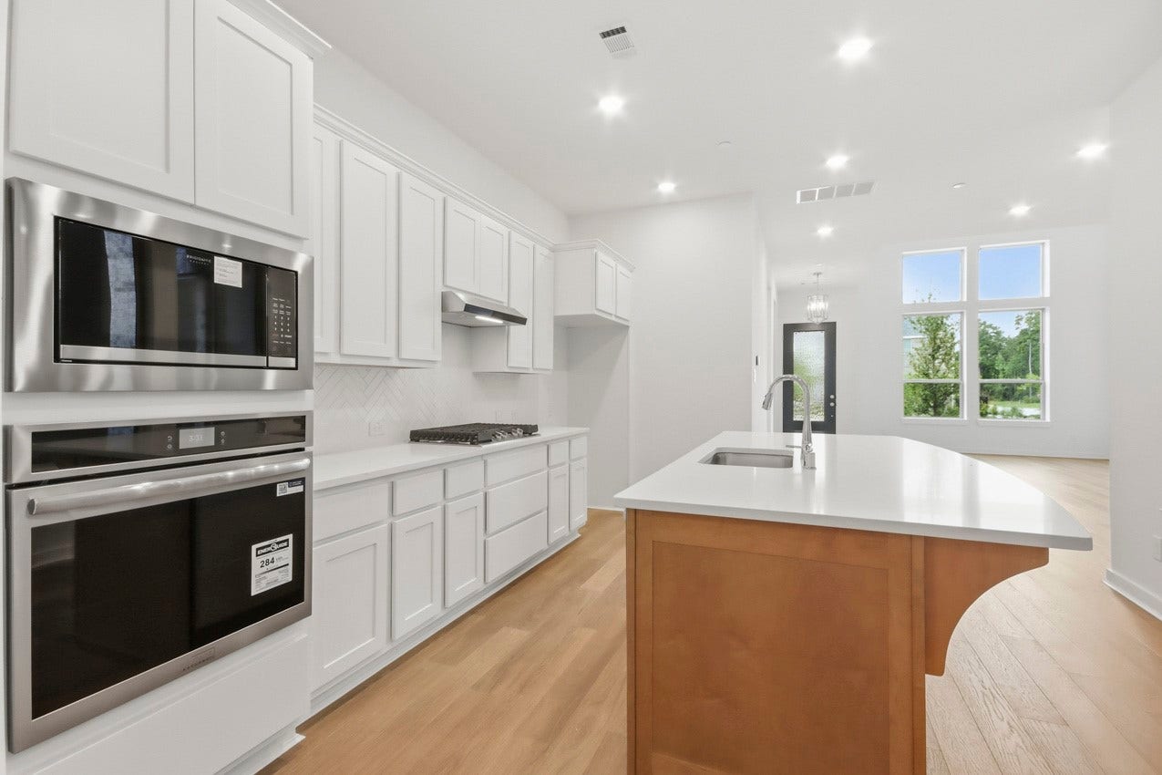 575 Cypress Valley Avenue, Montgomery, TX 77316 Kitchen