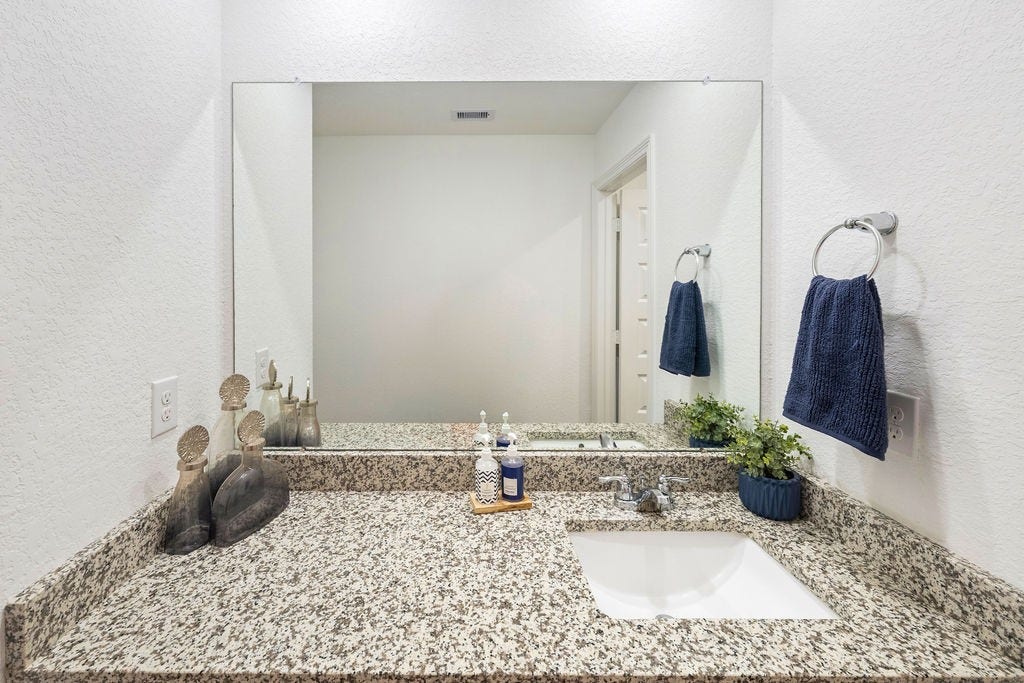 Upstairs full bath
