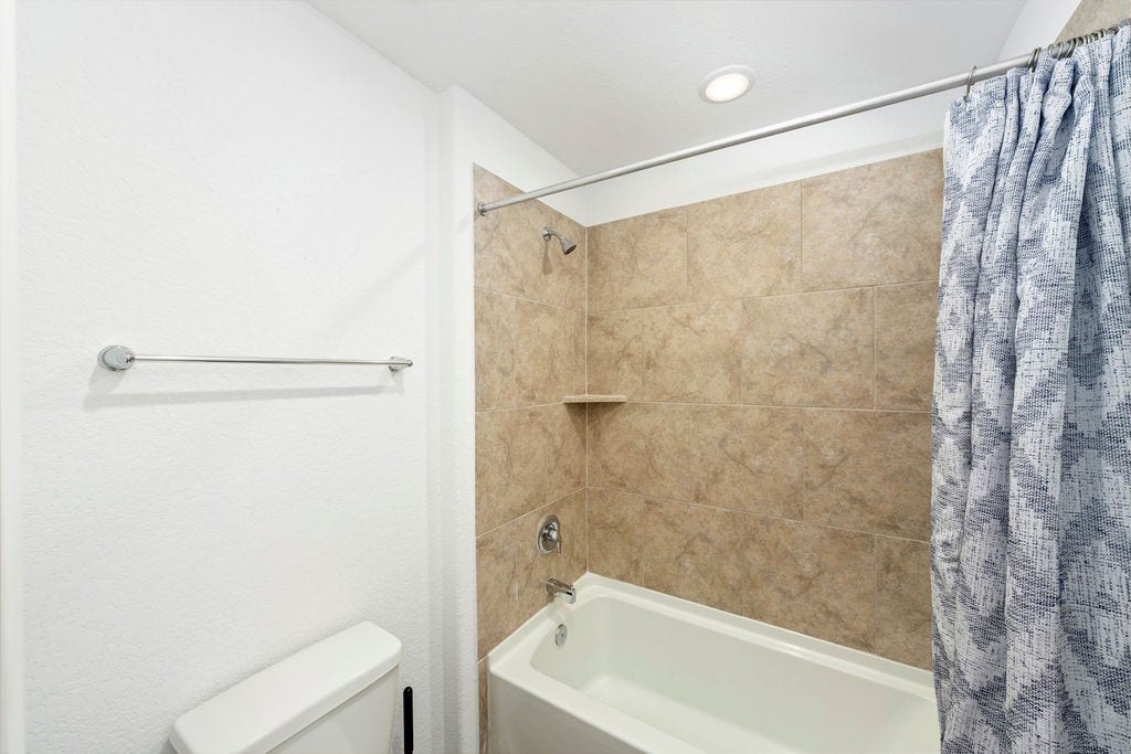 Upstairs full bath