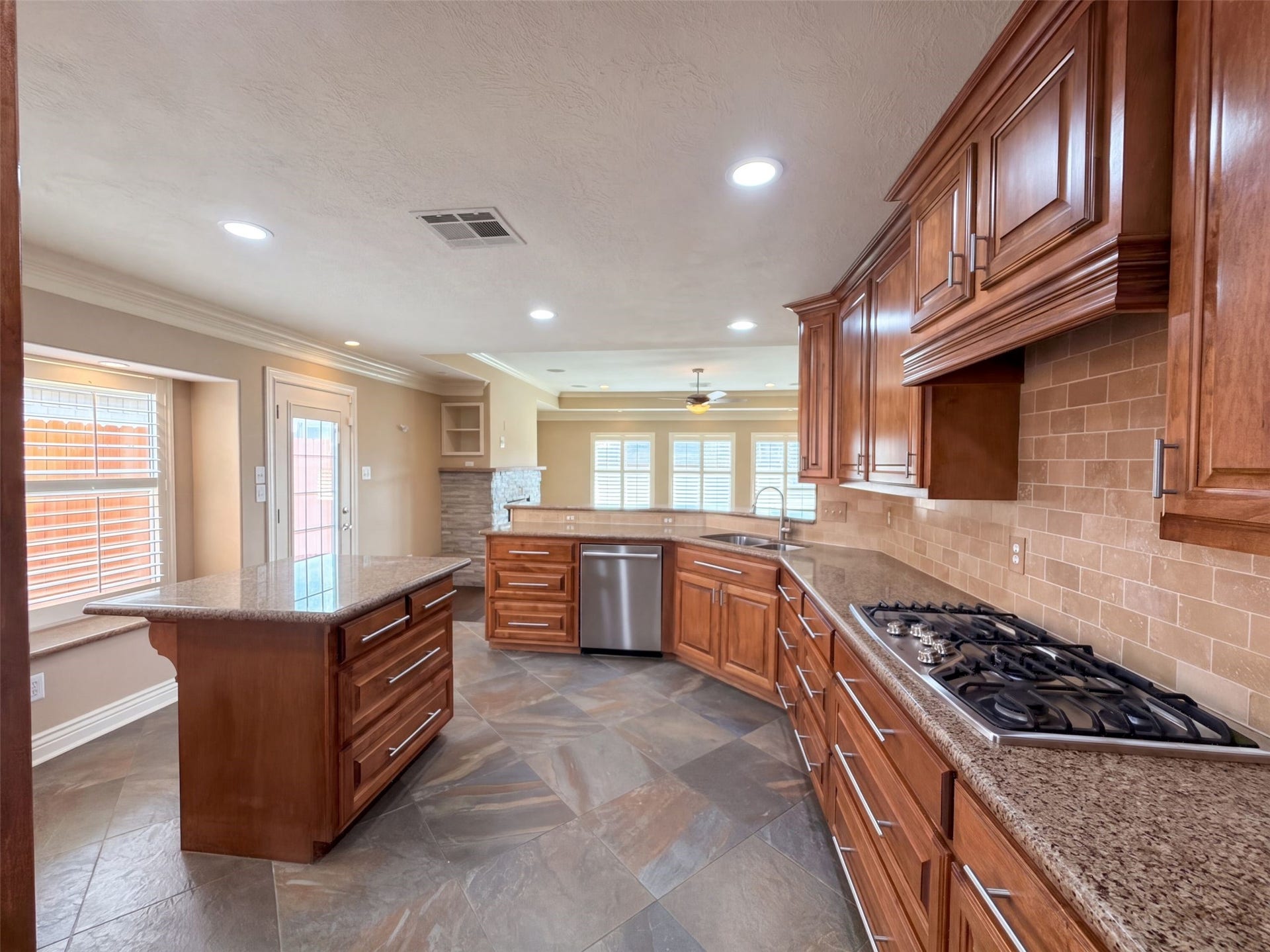 119 Greenridge Circle, League City, TX 77573 119 Greenridge Circle, League City, TX 77573