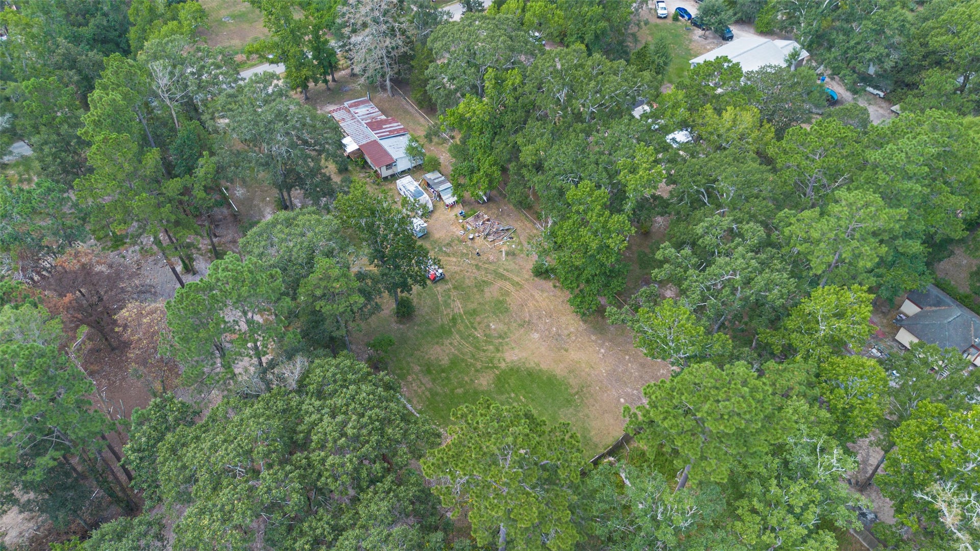 136 County Road 3708, Splendora, TX 77372