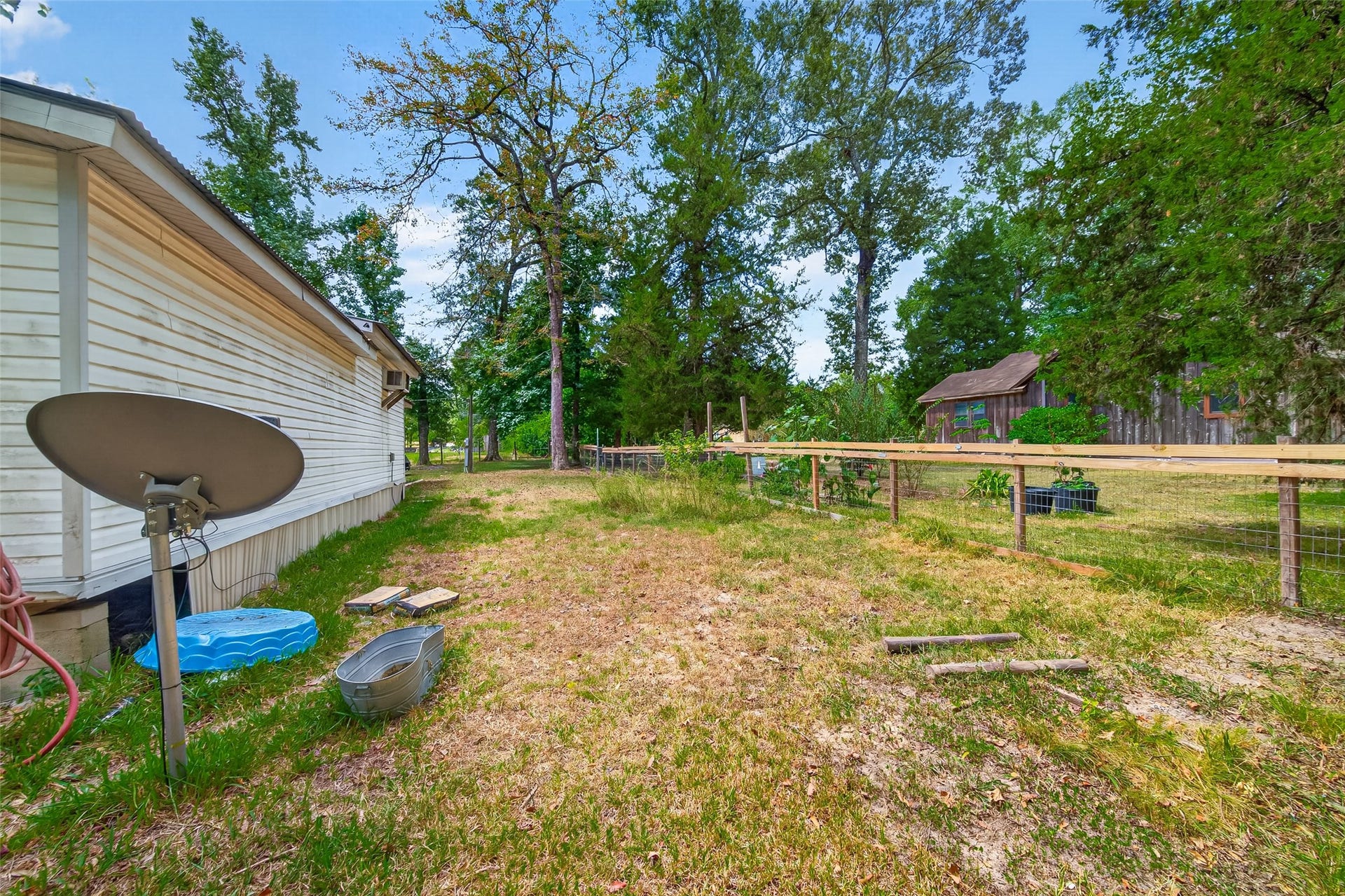 136 County Road 3708, Splendora, TX 77372