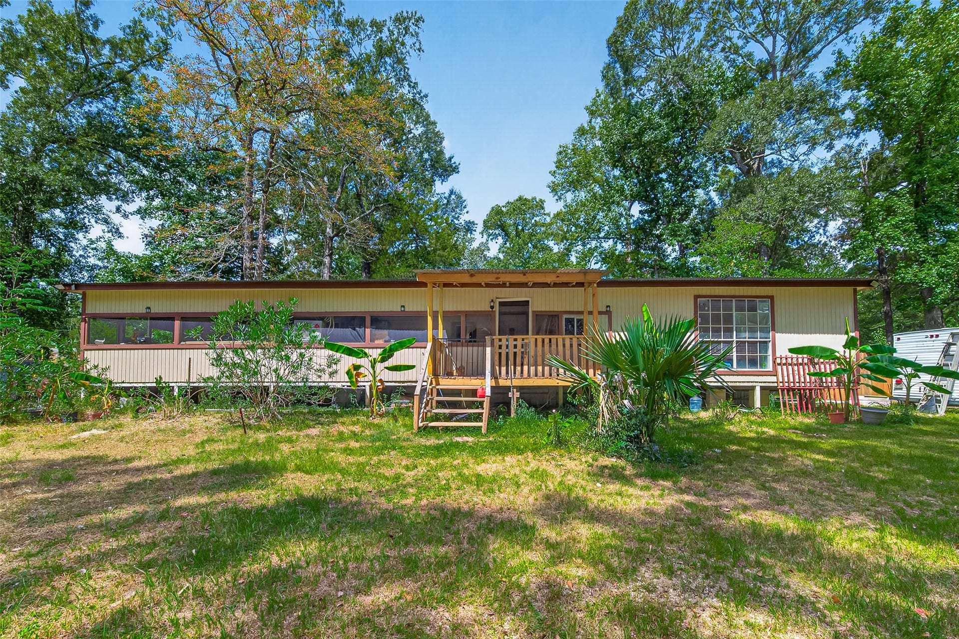 136 County Road 3708, Splendora, TX 77372