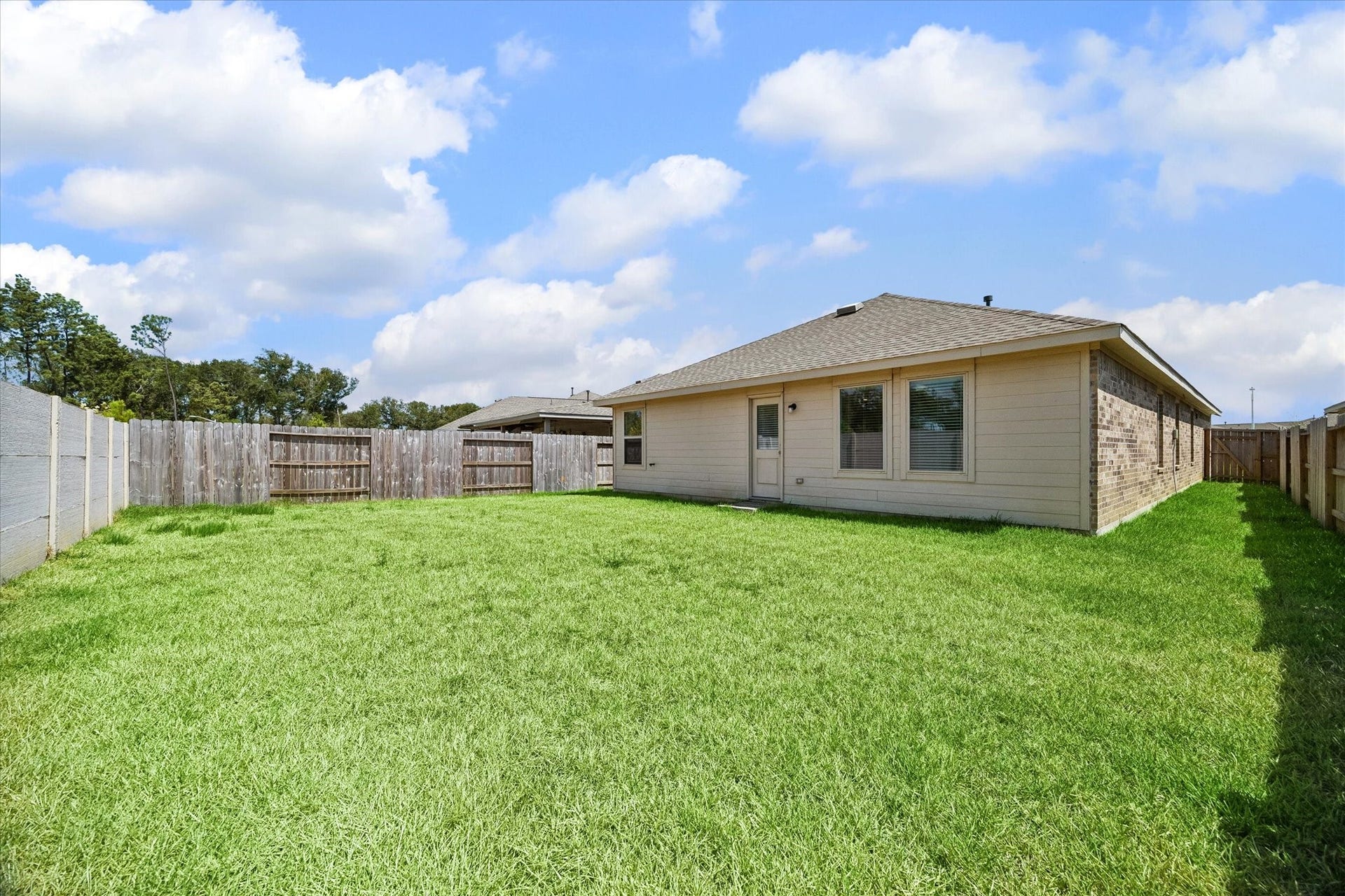 21583 Casavatore Dr, New Caney, TX 77357 21583 Casavatore Dr, New Caney, TX 77357
