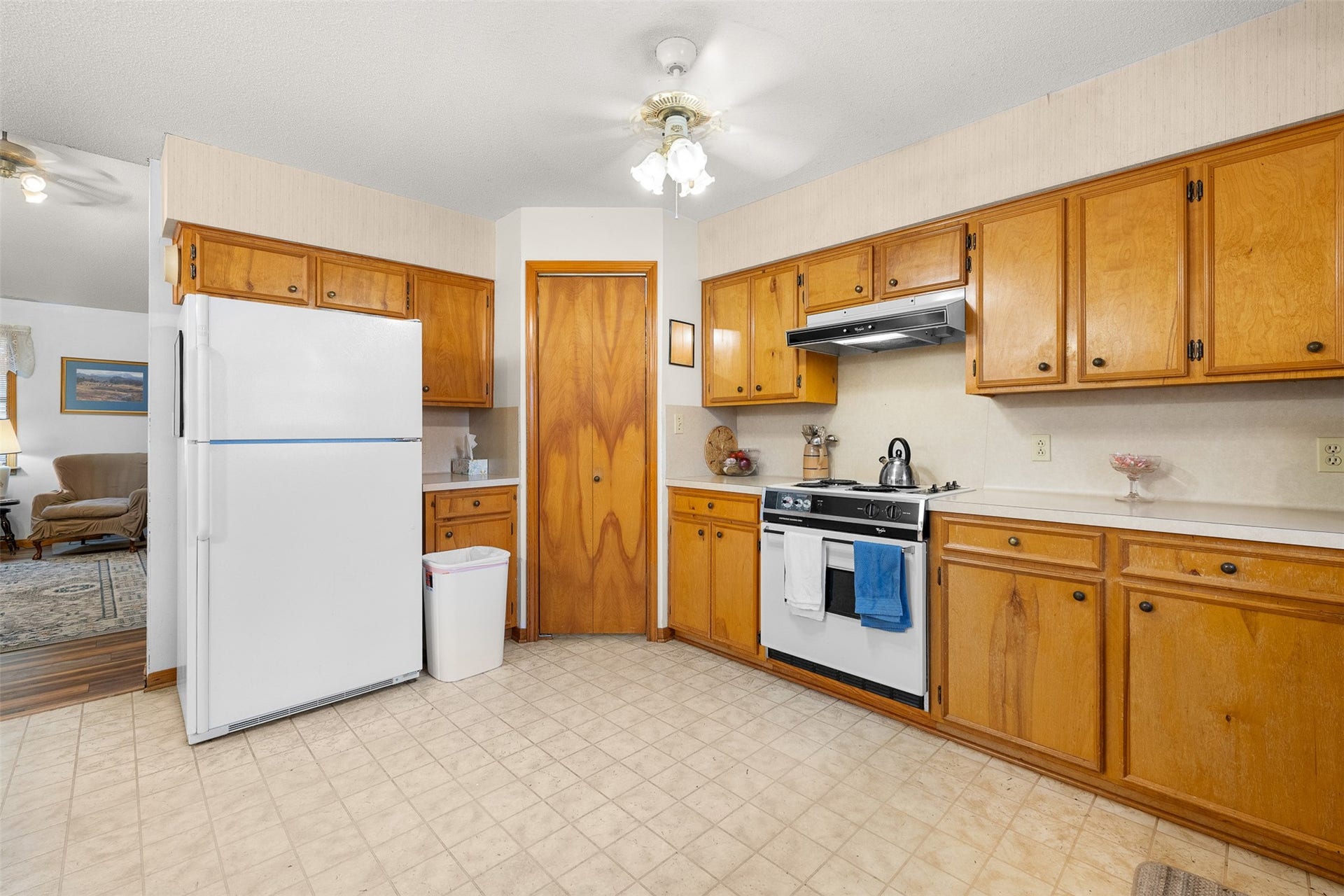 1081 Shirley Oaks Street, Columbus, TX 78934
