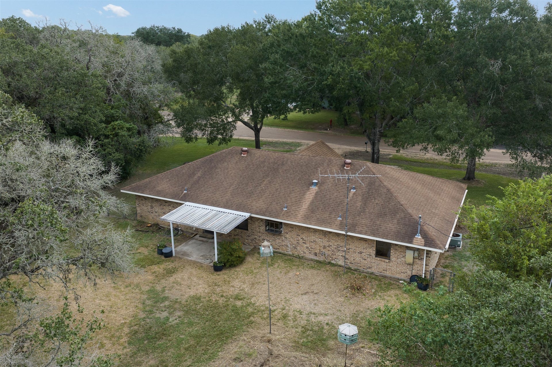 1081 Shirley Oaks Street, Columbus, TX 78934